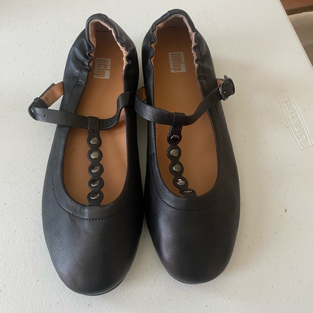Fitflop Black T-Strap Flats